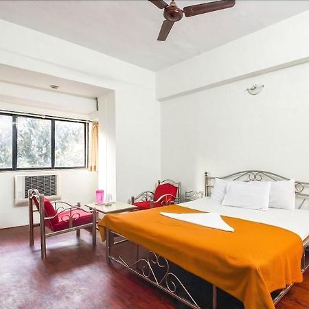 Hotel Evergreen Mumbai  Buitenkant foto