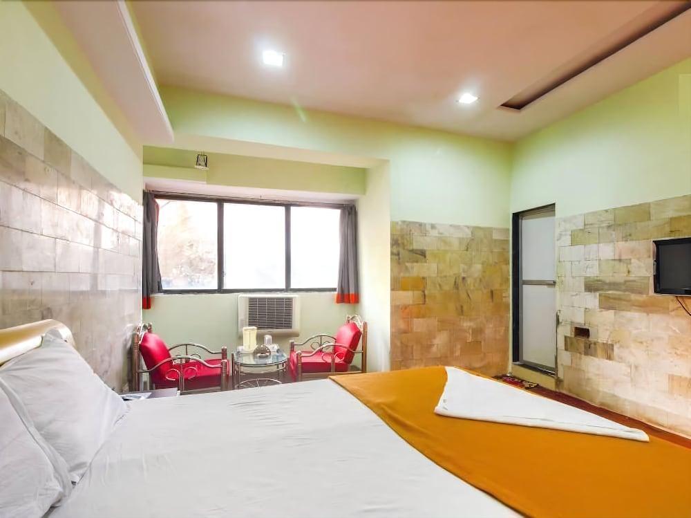 Hotel Evergreen Mumbai  Buitenkant foto