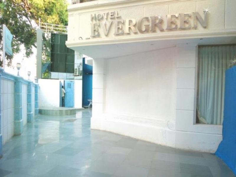 Hotel Evergreen Mumbai  Buitenkant foto