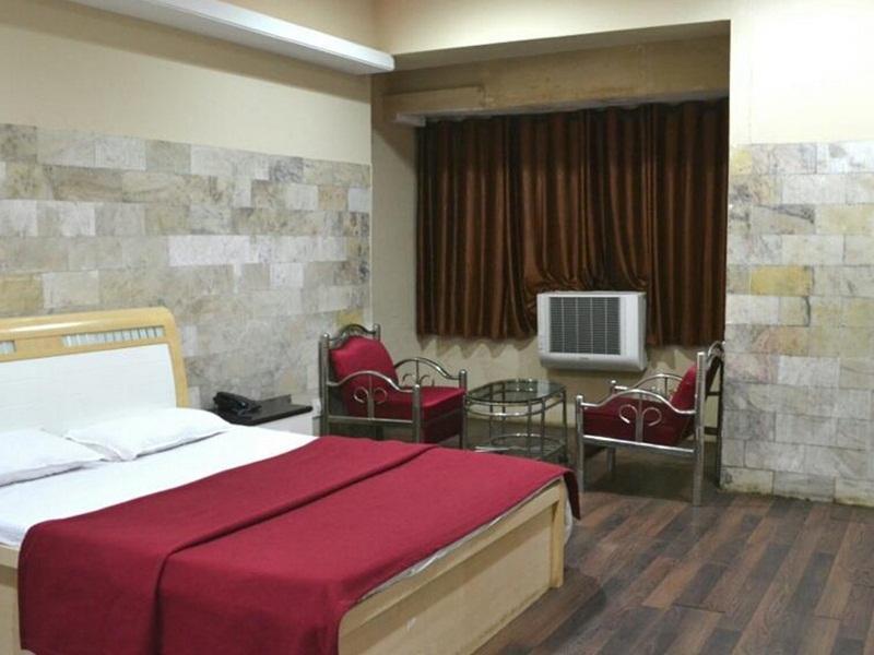 Hotel Evergreen Mumbai  Buitenkant foto