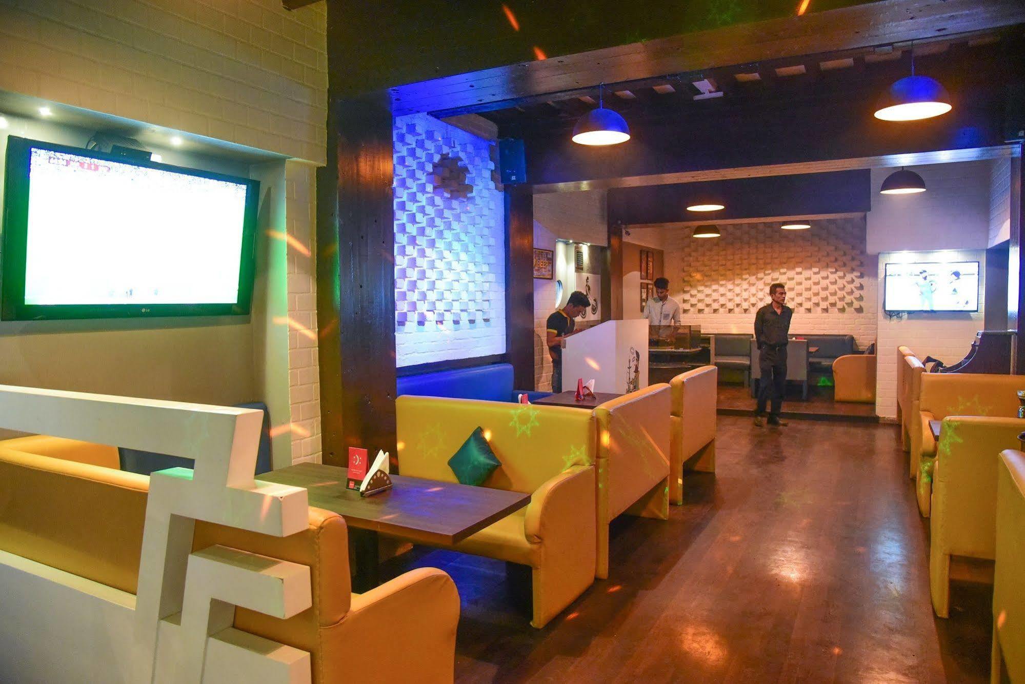 Hotel Evergreen Mumbai  Buitenkant foto