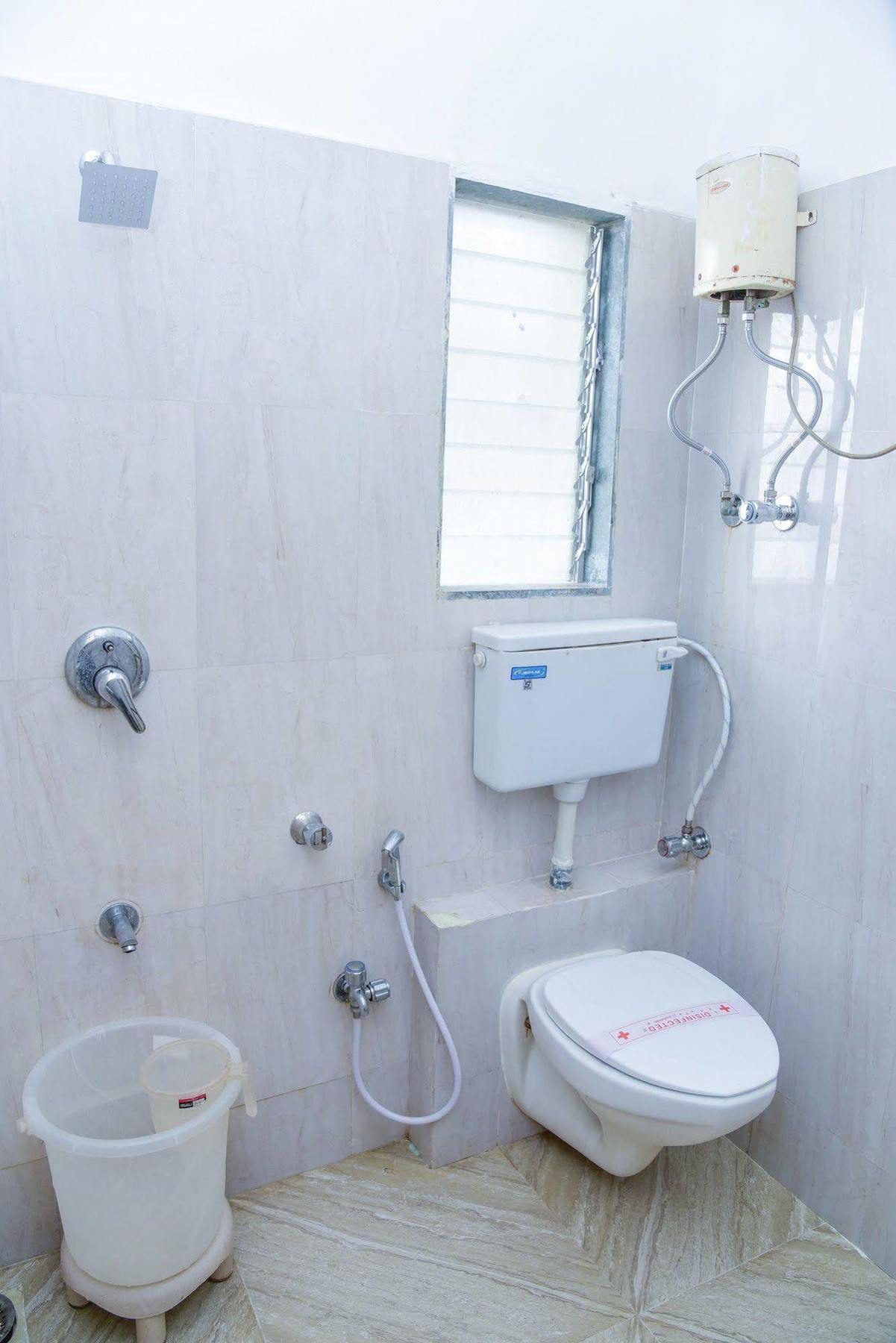 Hotel Evergreen Mumbai  Buitenkant foto