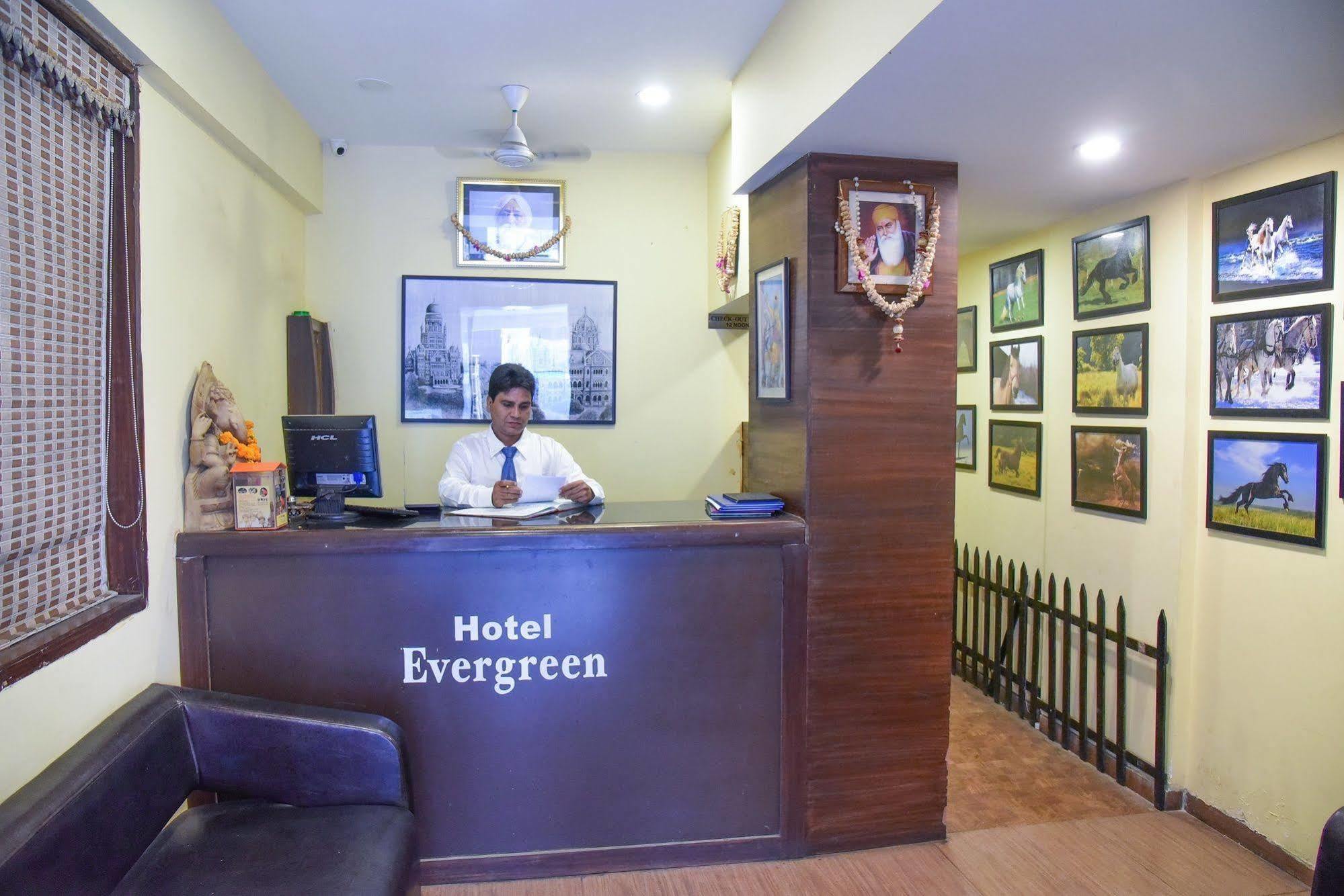 Hotel Evergreen Mumbai  Buitenkant foto