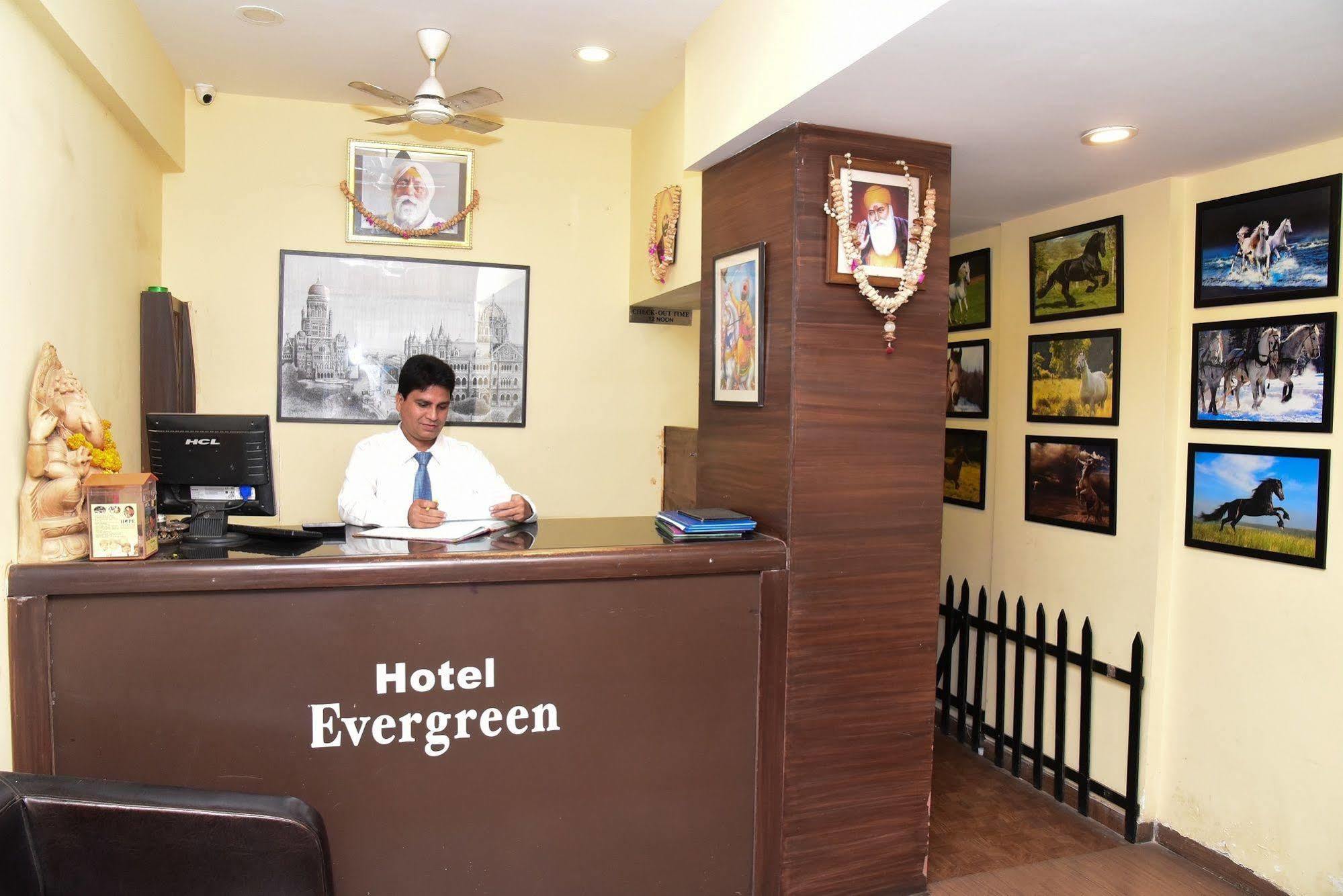 Hotel Evergreen Mumbai  Buitenkant foto