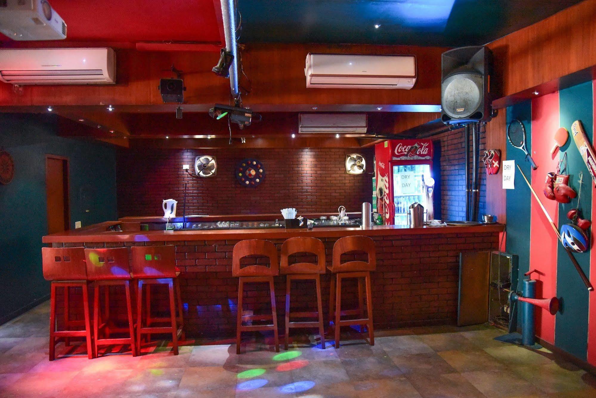 Hotel Evergreen Mumbai  Buitenkant foto