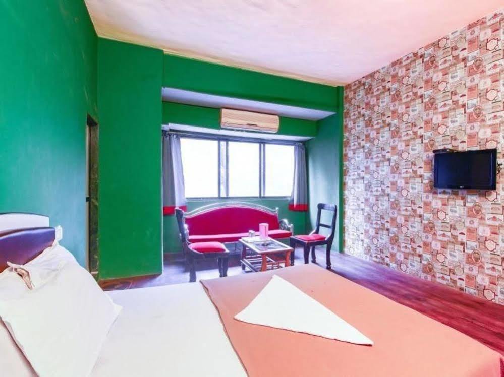 Hotel Evergreen Mumbai  Buitenkant foto