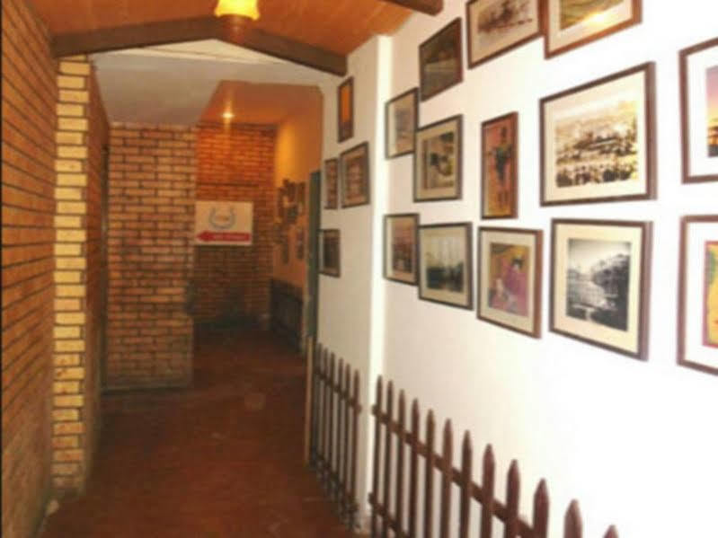 Hotel Evergreen Mumbai  Buitenkant foto